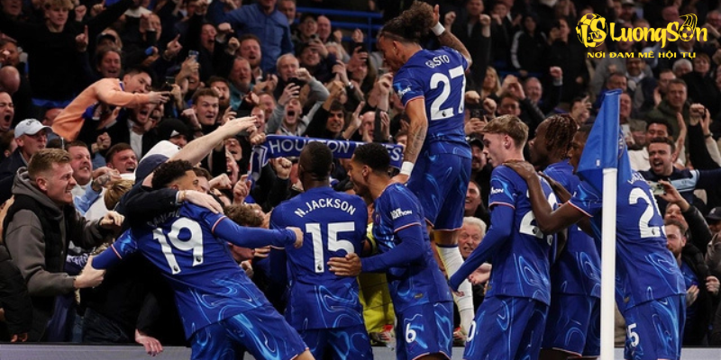 Chelsea giành chiến thắng trong trận derby với Tottenham